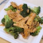 Best Chicken w. Broccoli in Springfield, NJ